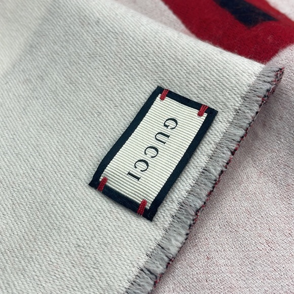 Authentic GUCCI wool and silk scarf with box cards and COA - Picture 5 of 12